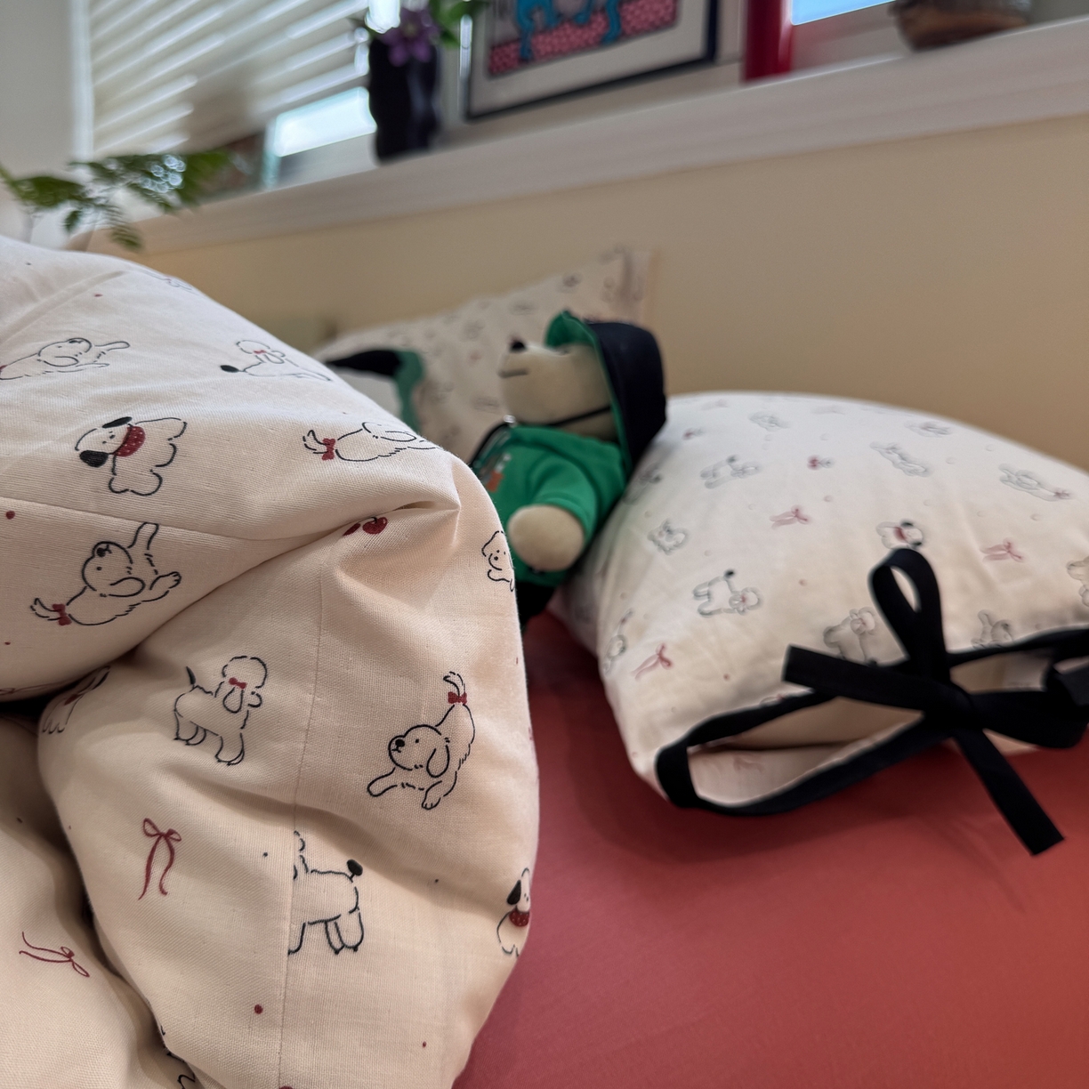 91家纺网 家纺一手货源 找家纺 慕尚家纺 2025新款全棉母婴级双层纱四件套 蝴蝶结绑带款-小狗和羊驼