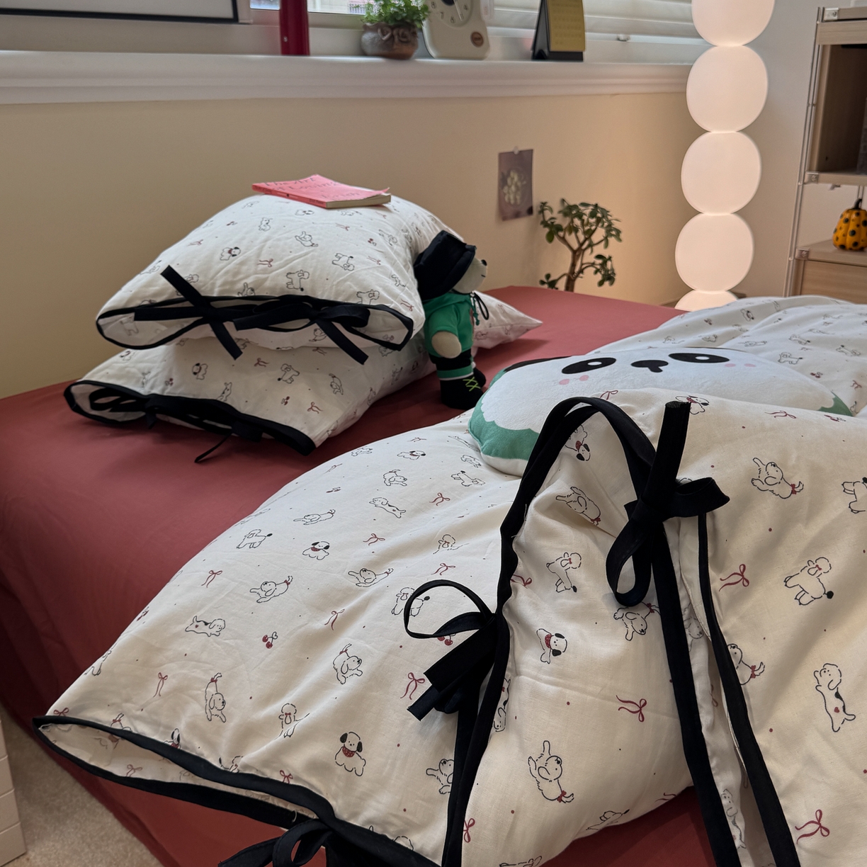 91家纺网 家纺一手货源 找家纺 慕尚家纺 2025新款全棉母婴级双层纱四件套 蝴蝶结绑带款-小狗和羊驼