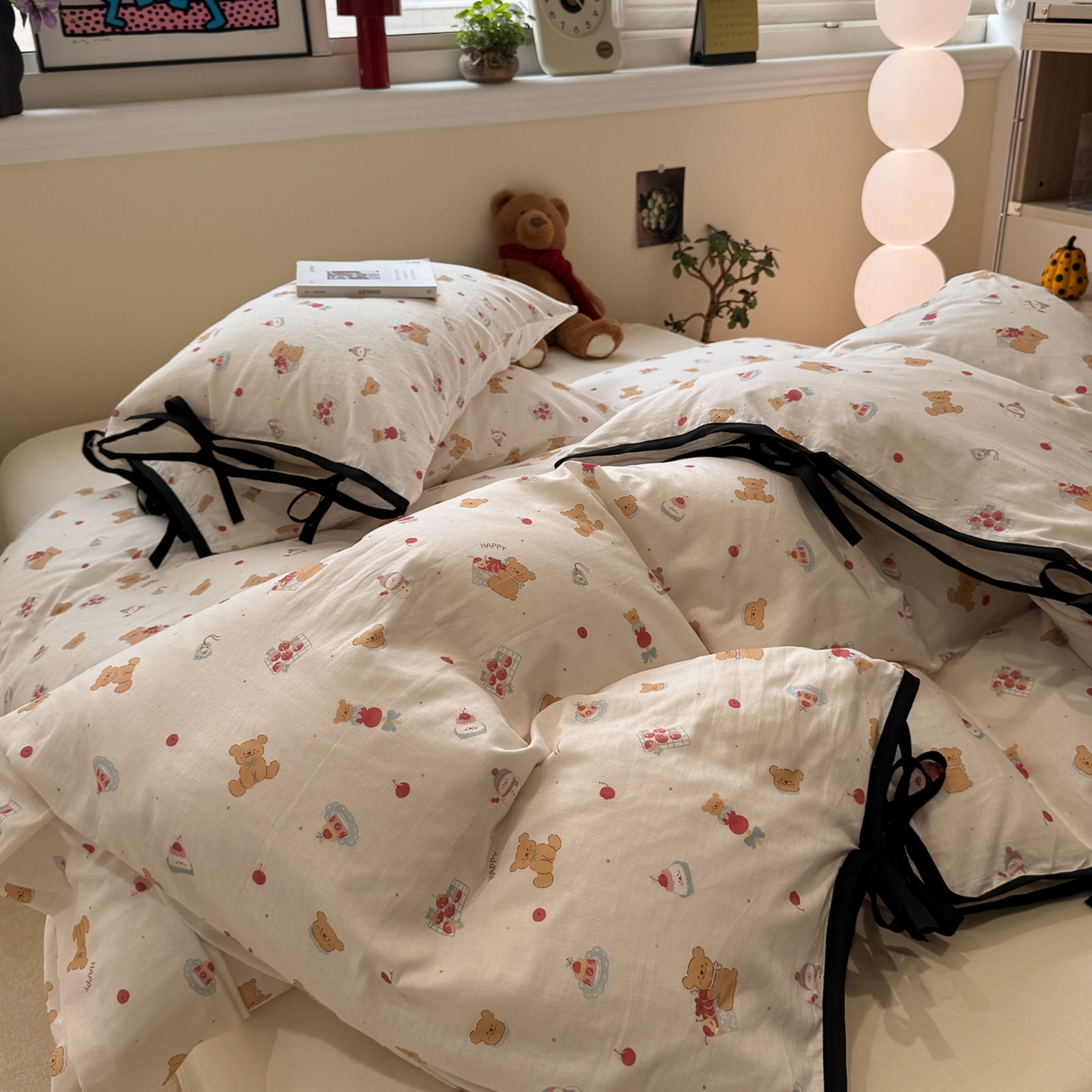 91家纺网 家纺一手货源 找家纺 慕尚家纺 2025新款全棉母婴级双层纱四件套 蝴蝶结绑带款-小熊蛋糕