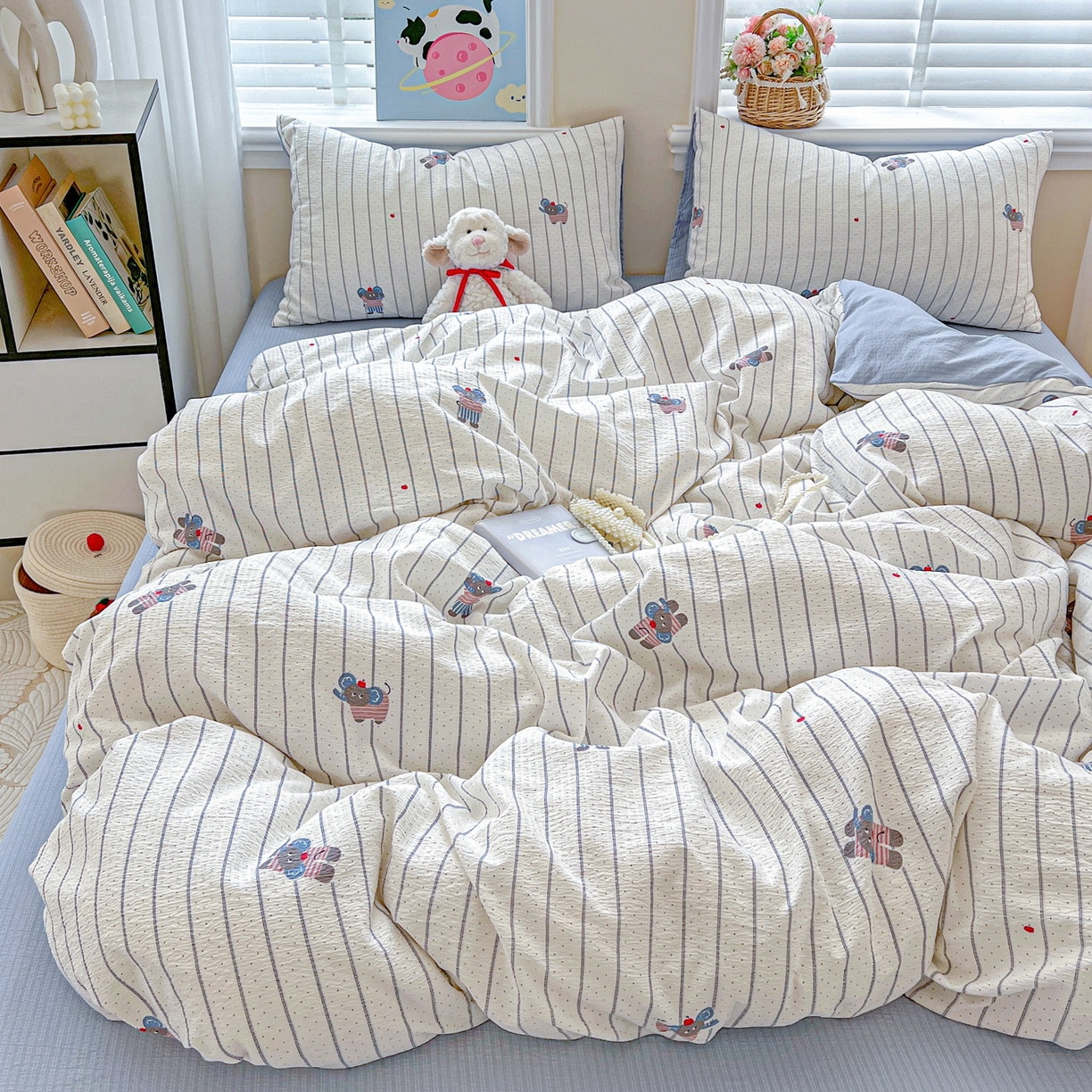 91家纺网 家纺一手货源 找家纺 梦纤绒 2025新款云感木棉皱皱双层纱四件套-简单款 条纹小象