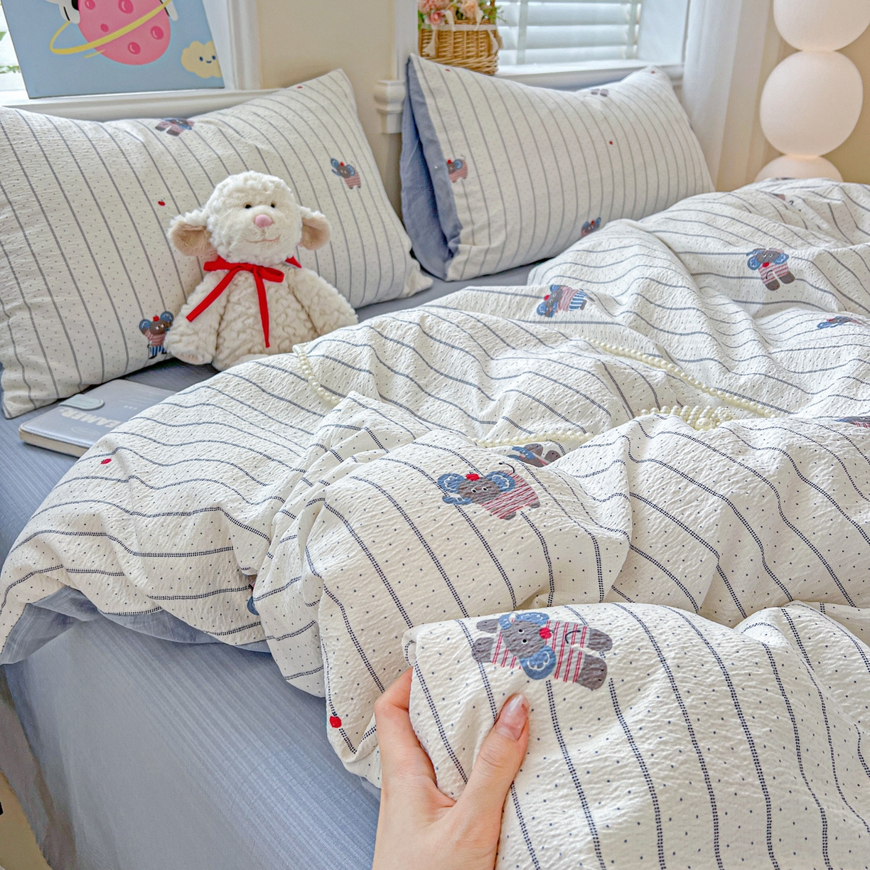 91家纺网 家纺一手货源 找家纺 梦纤绒 2025新款云感木棉皱皱双层纱四件套-简单款 条纹小象