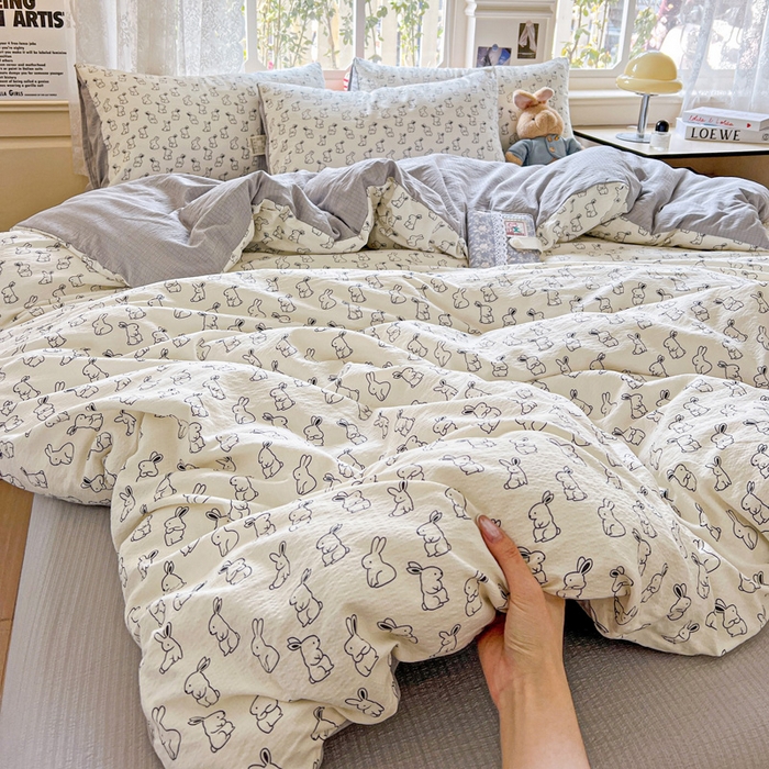 91家纺网 家纺一手货源 找家纺 梦纤绒 2025新款云感木棉皱皱双层纱四件套-简单款 小黑兔