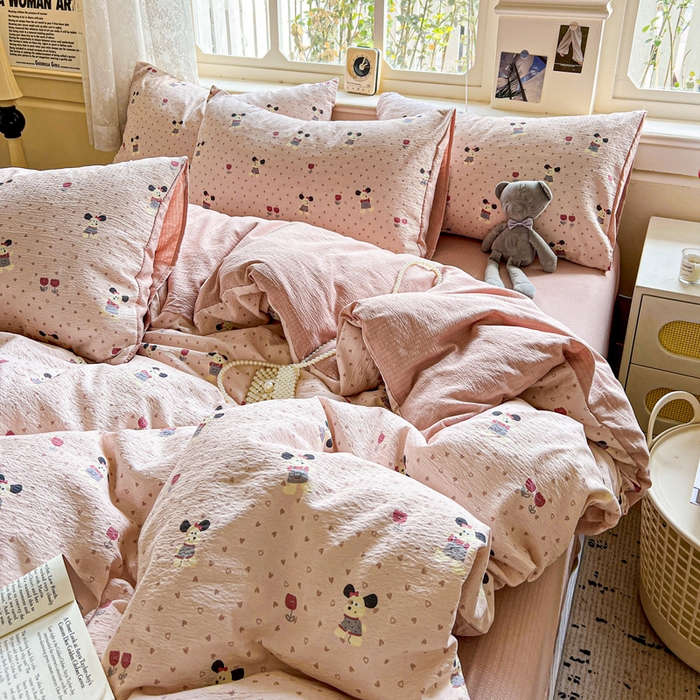 91家纺网 家纺一手货源 找家纺 梦纤绒 2025新款云感木棉皱皱双层纱四件套-简单款 小萌狗粉