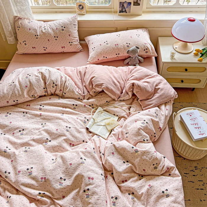 91家纺网 家纺一手货源 找家纺 梦纤绒 2025新款云感木棉皱皱双层纱四件套-简单款 小萌狗粉