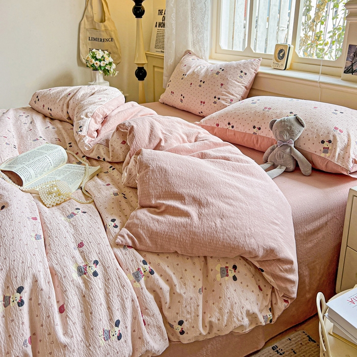 91家纺网 家纺一手货源 找家纺 梦纤绒 2025新款云感木棉皱皱双层纱四件套-简单款 小萌狗粉