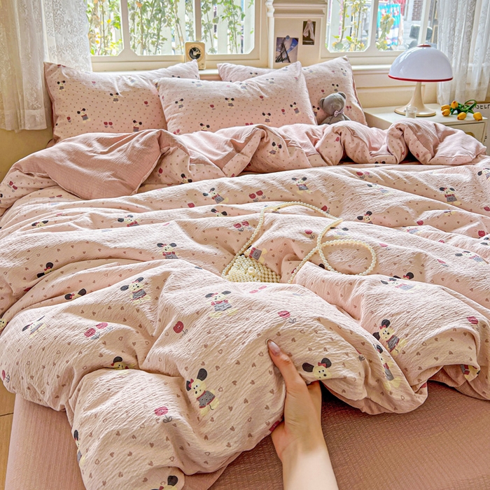 91家纺网 家纺一手货源 找家纺 梦纤绒 2025新款云感木棉皱皱双层纱四件套-简单款 小萌狗粉