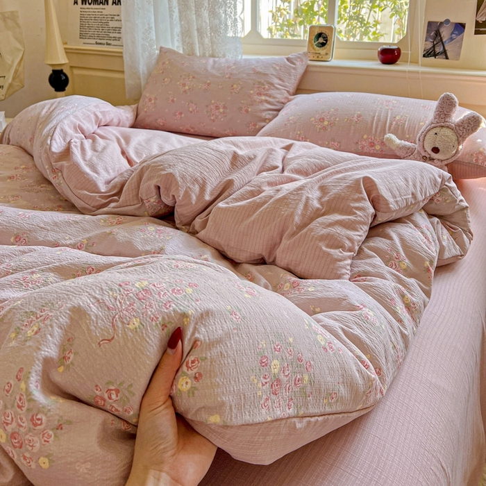 91家纺网 家纺一手货源 找家纺 梦纤绒 2025新款云感木棉皱皱双层纱四件套-简单款 一束温柔