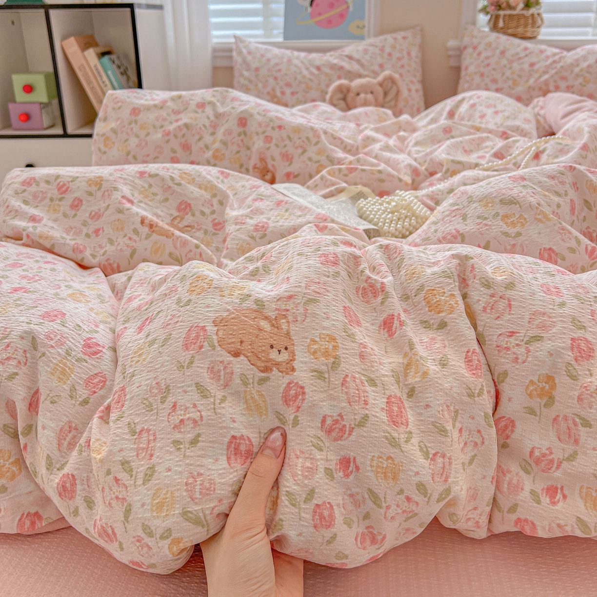 91家纺网 家纺一手货源 找家纺 梦纤绒 2025新款云感木棉皱皱双层纱四件套-简单款 郁金香小兔粉