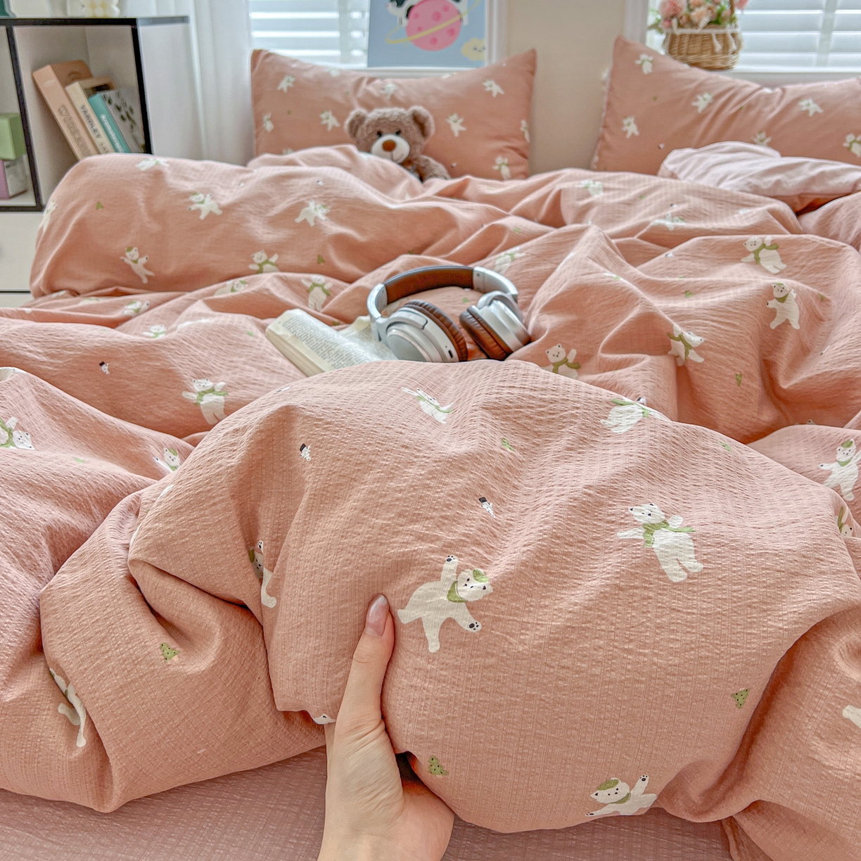 91家纺网 家纺一手货源 找家纺 梦纤绒 2025新款云感木棉皱皱双层纱四件套-简单款 运动健将熊