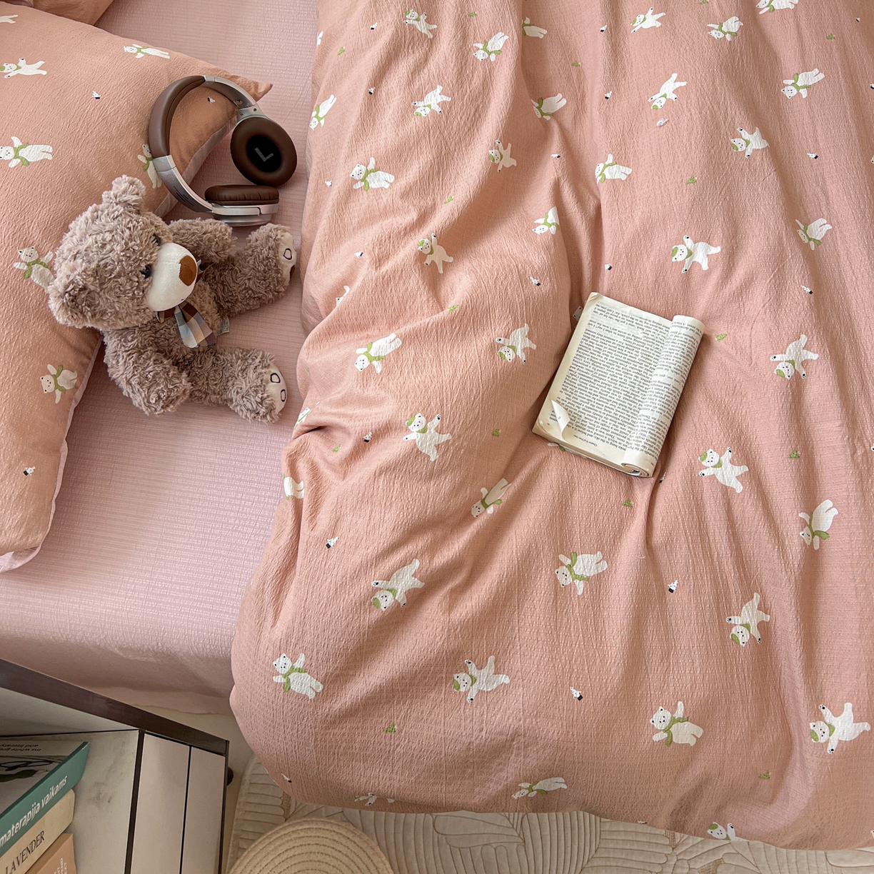 91家纺网 家纺一手货源 找家纺 梦纤绒 2025新款云感木棉皱皱双层纱四件套-简单款 运动健将熊