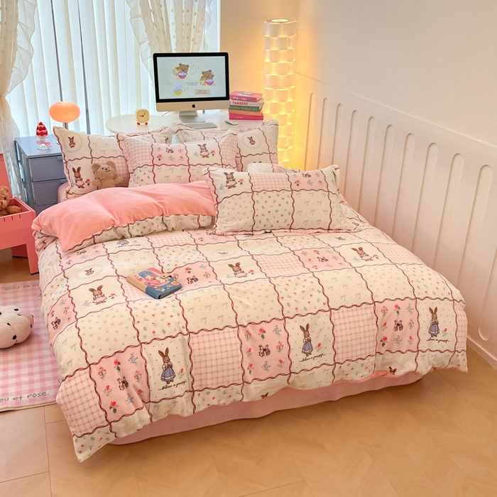 91家纺网 家纺一手货源 找家纺 眠博士 2025新款烂花牛奶绒印花牛奶绒加厚保暖简单款四件套 简单款-方格兔