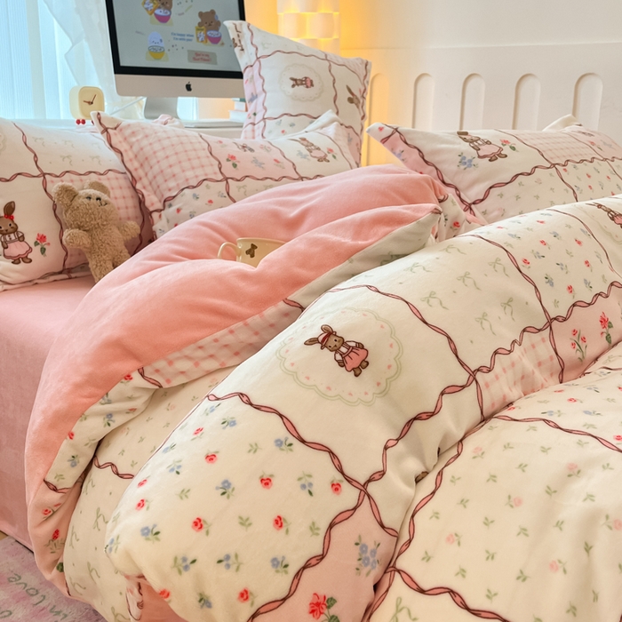 91家纺网 家纺一手货源 找家纺 眠博士 2025新款烂花牛奶绒印花牛奶绒加厚保暖简单款四件套 简单款-方格兔