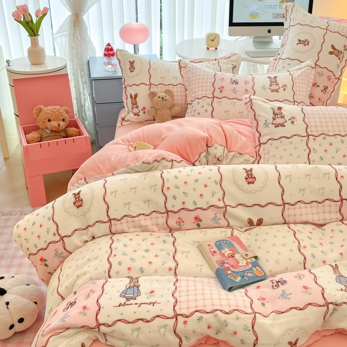 91家纺网 家纺一手货源 找家纺 眠博士 2025新款烂花牛奶绒印花牛奶绒加厚保暖简单款四件套 简单款-方格兔