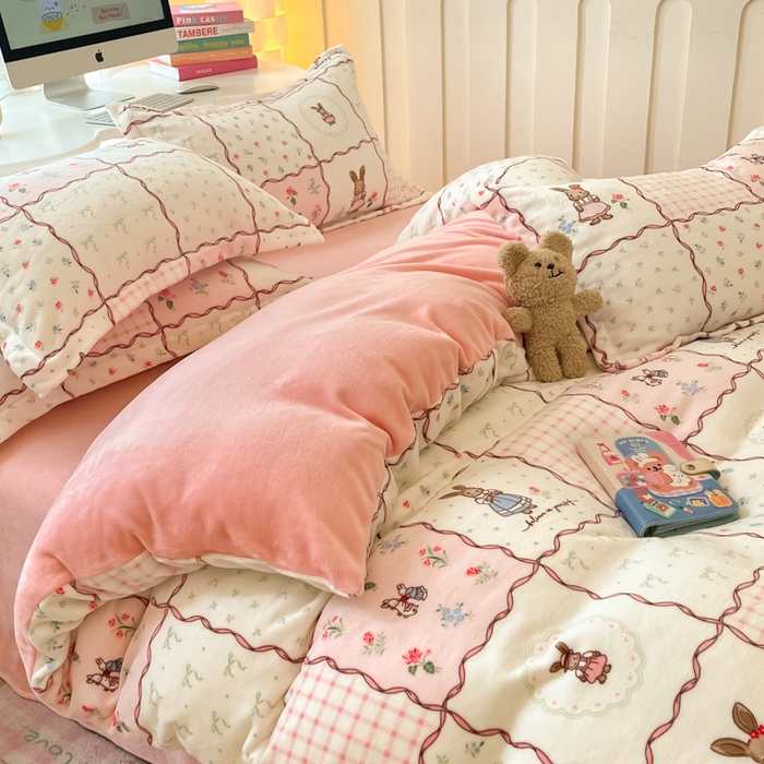 91家纺网 家纺一手货源 找家纺 眠博士 2025新款烂花牛奶绒印花牛奶绒加厚保暖简单款四件套 简单款-方格兔