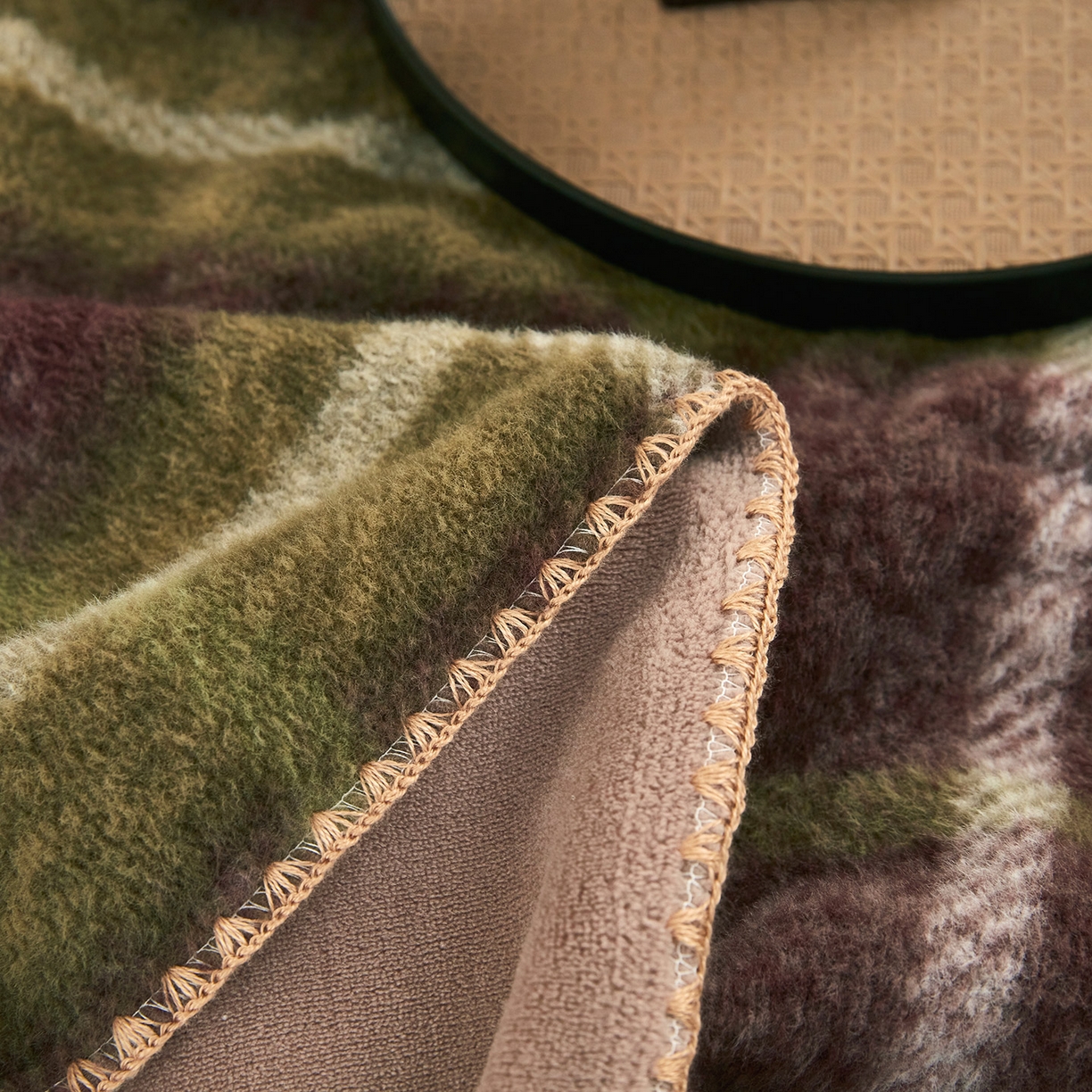 91家纺网 家纺一手货源 找家纺 （总）悦织湾家纺 2025新款双层仿羊绒毛毯羊驼绒盖毯绵仿羊绒毯子轻奢印花被子毯子加厚保暖冬季跨境专供