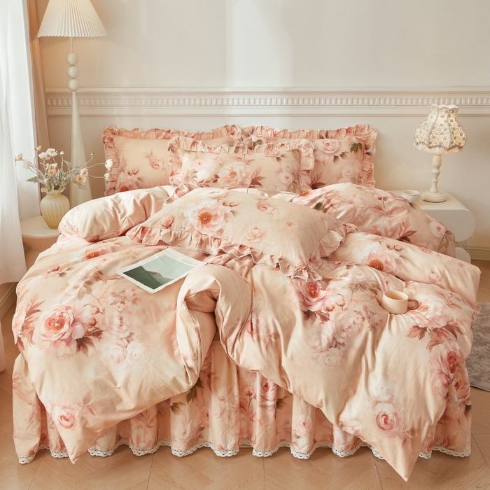 91家纺网 家纺一手货源 找家纺 缦彩 2025新款100%全棉A类数码印花床裙遮丑花边床单床罩四件套 香椿-粉