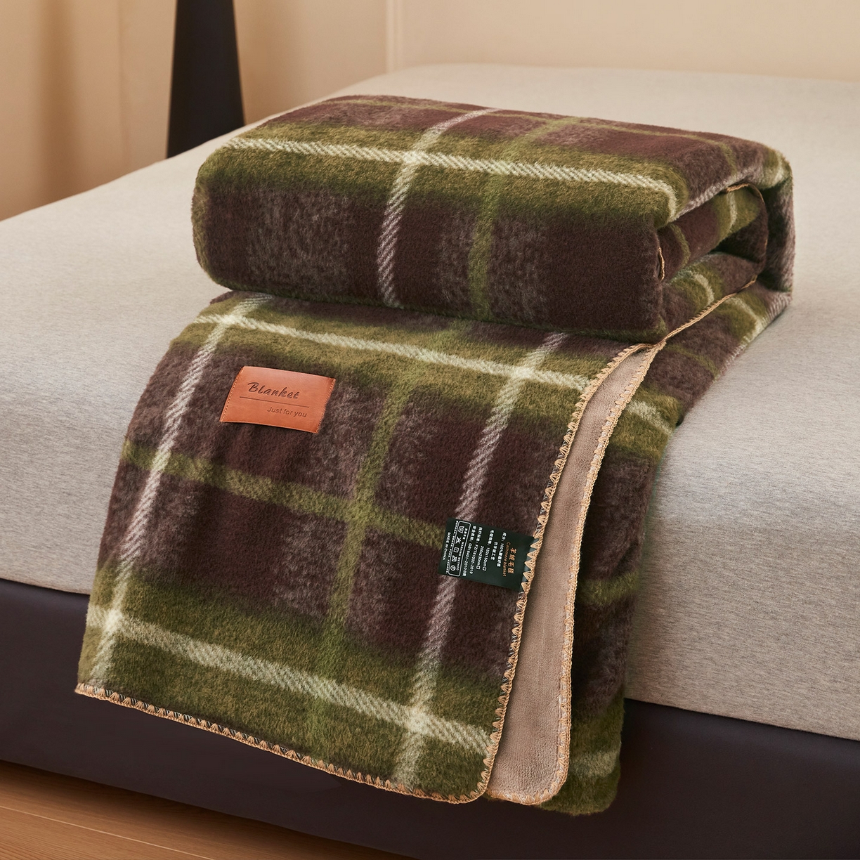 悦织湾家纺 2025新款双层仿羊绒毛毯羊驼绒盖毯绵仿羊绒毯子轻奢印花被子毯子加厚保暖冬季跨境专供 仿羊绒-安哥拉红绿