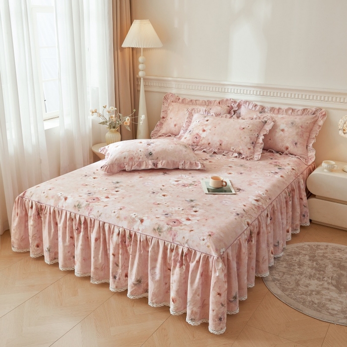 91家纺网 家纺一手货源 找家纺 缦彩 2025新款100%全棉A类数码印花床裙遮丑花边床单床罩四件套 成瑾-粉