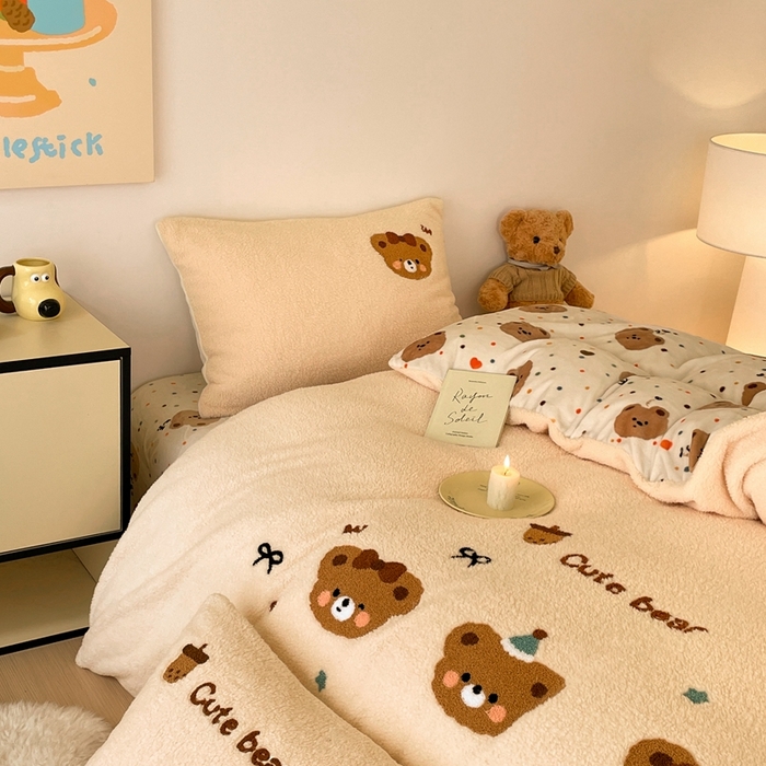 91家纺网 家纺一手货源 找家纺 川悦生活 2025新款泰迪绒毛巾绣卡通四件套 茶茶熊仔