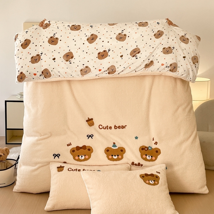 91家纺网 家纺一手货源 找家纺 川悦生活 2025新款泰迪绒毛巾绣卡通四件套 茶茶熊仔