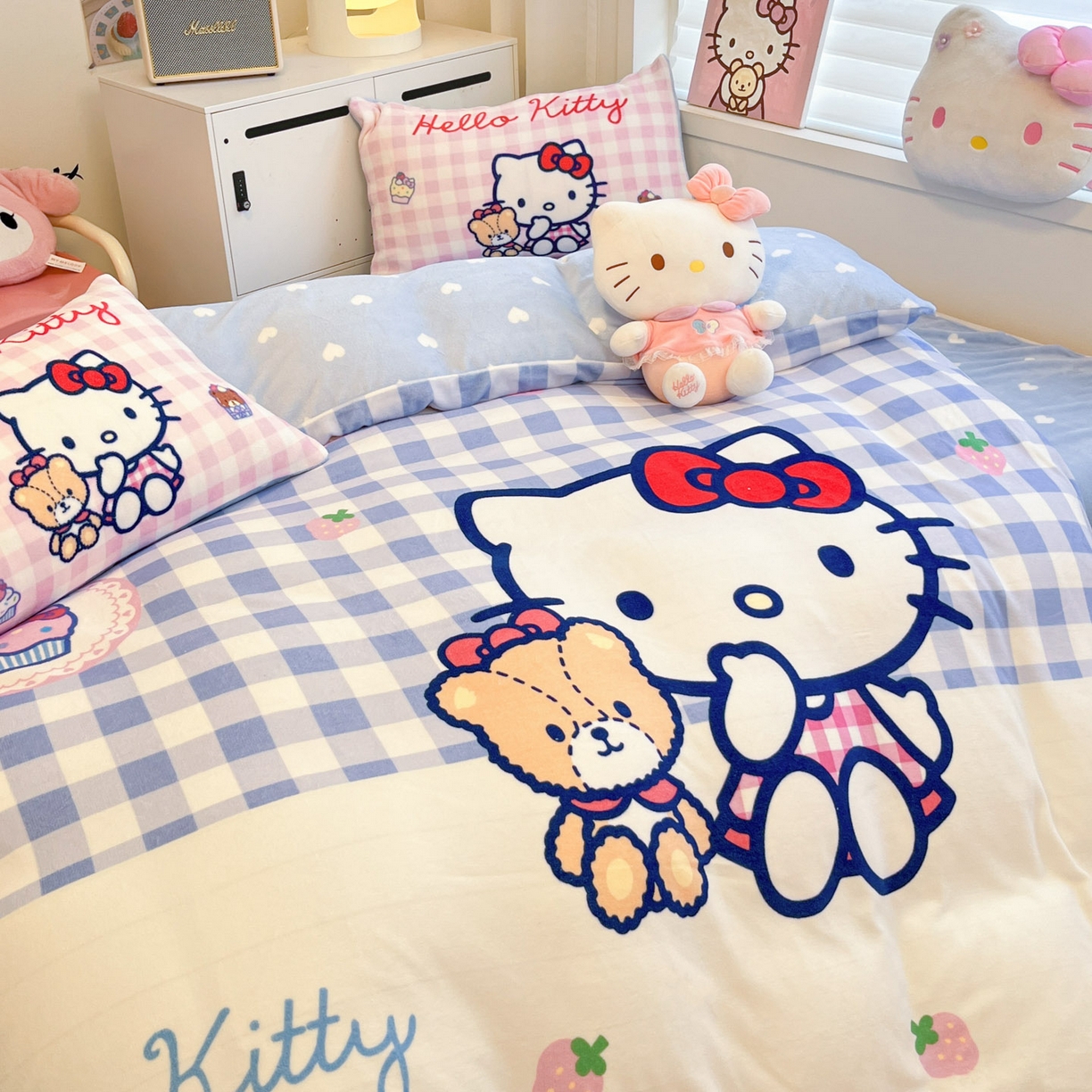 91家纺网 家纺一手货源 找家纺 暮思家居 2025新款正版授权三丽鸥大阪数码印花高克重加厚保暖牛奶绒四件套 绒大阪-格子KT