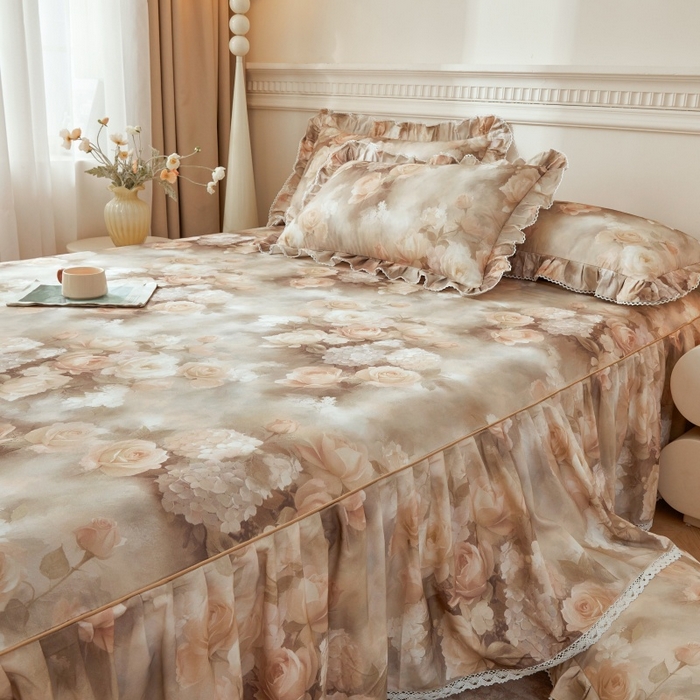 91家纺网 家纺一手货源 找家纺 缦彩 2025新款100%全棉A类数码印花床裙遮丑花边床单床罩四件套 葵樱-红