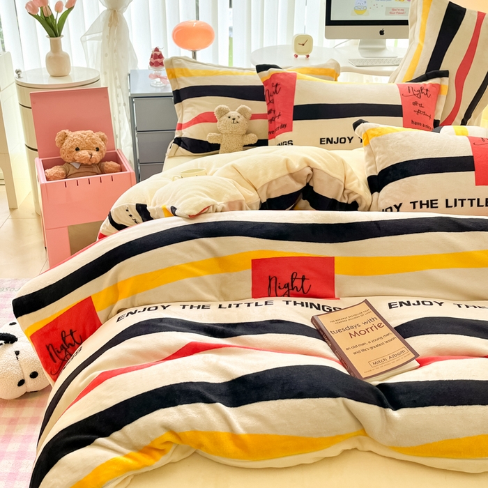 91家纺网 家纺一手货源 找家纺 眠博士 2025新款烂花牛奶绒印花牛奶绒加厚保暖简单款四件套 简单款-律动条纹