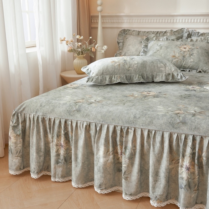 91家纺网 家纺一手货源 找家纺 缦彩 2025新款100%全棉A类数码印花床裙遮丑花边床单床罩四件套 梦境-灰