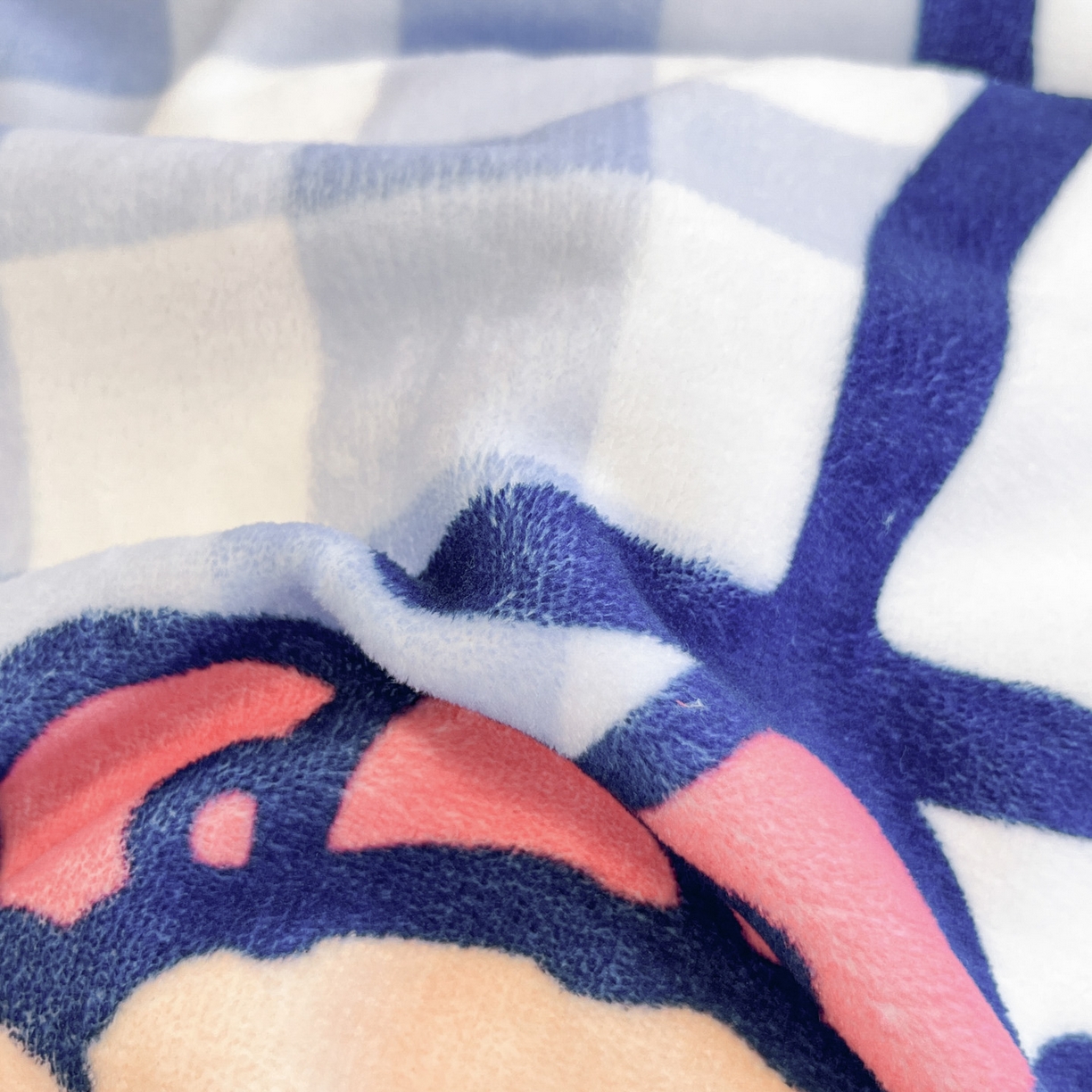 91家纺网 家纺一手货源 找家纺 暮思家居 2025新款正版授权三丽鸥大阪数码印花高克重加厚保暖牛奶绒四件套 绒大阪-格子KT