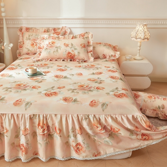 91家纺网 家纺一手货源 找家纺 缦彩 2025新款100%全棉A类数码印花床裙遮丑花边床单床罩四件套 圣托里尼-玉色