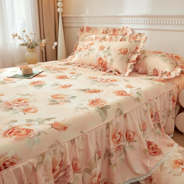 91家纺网 家纺一手货源 找家纺 缦彩 2025新款100%全棉A类数码印花床裙遮丑花边床单床罩四件套 圣托里尼-玉色