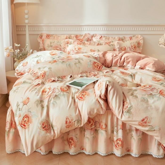 91家纺网 家纺一手货源 找家纺 缦彩 2025新款100%全棉A类数码印花床裙遮丑花边床单床罩四件套 圣托里尼-玉色