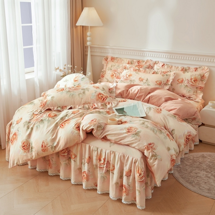 91家纺网 家纺一手货源 找家纺 缦彩 2025新款100%全棉A类数码印花床裙遮丑花边床单床罩四件套 圣托里尼-玉色