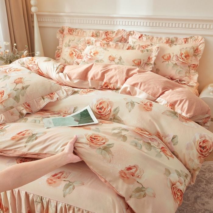 91家纺网 家纺一手货源 找家纺 缦彩 2025新款100%全棉A类数码印花床裙遮丑花边床单床罩四件套 圣托里尼-玉色