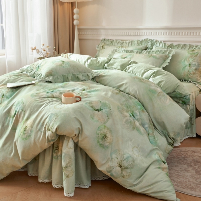 91家纺网 家纺一手货源 找家纺 缦彩 2025新款100%全棉A类数码印花床裙遮丑花边床单床罩四件套 绽蔓