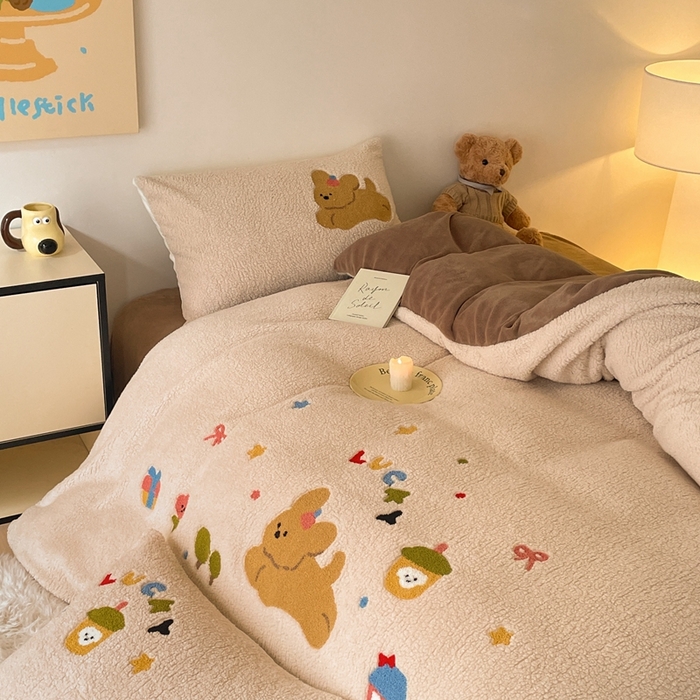 91家纺网 家纺一手货源 找家纺 川悦生活 2025新款泰迪绒毛巾绣卡通四件套 狗仔派对