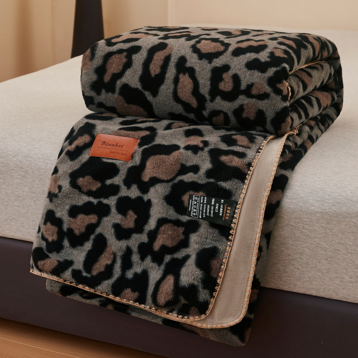 悦织湾家纺 2025新款双层仿羊绒毛毯羊驼绒盖毯绵仿羊绒毯子轻奢印花被子毯子加厚保暖冬季跨境专供 仿羊绒-宝莉豹点