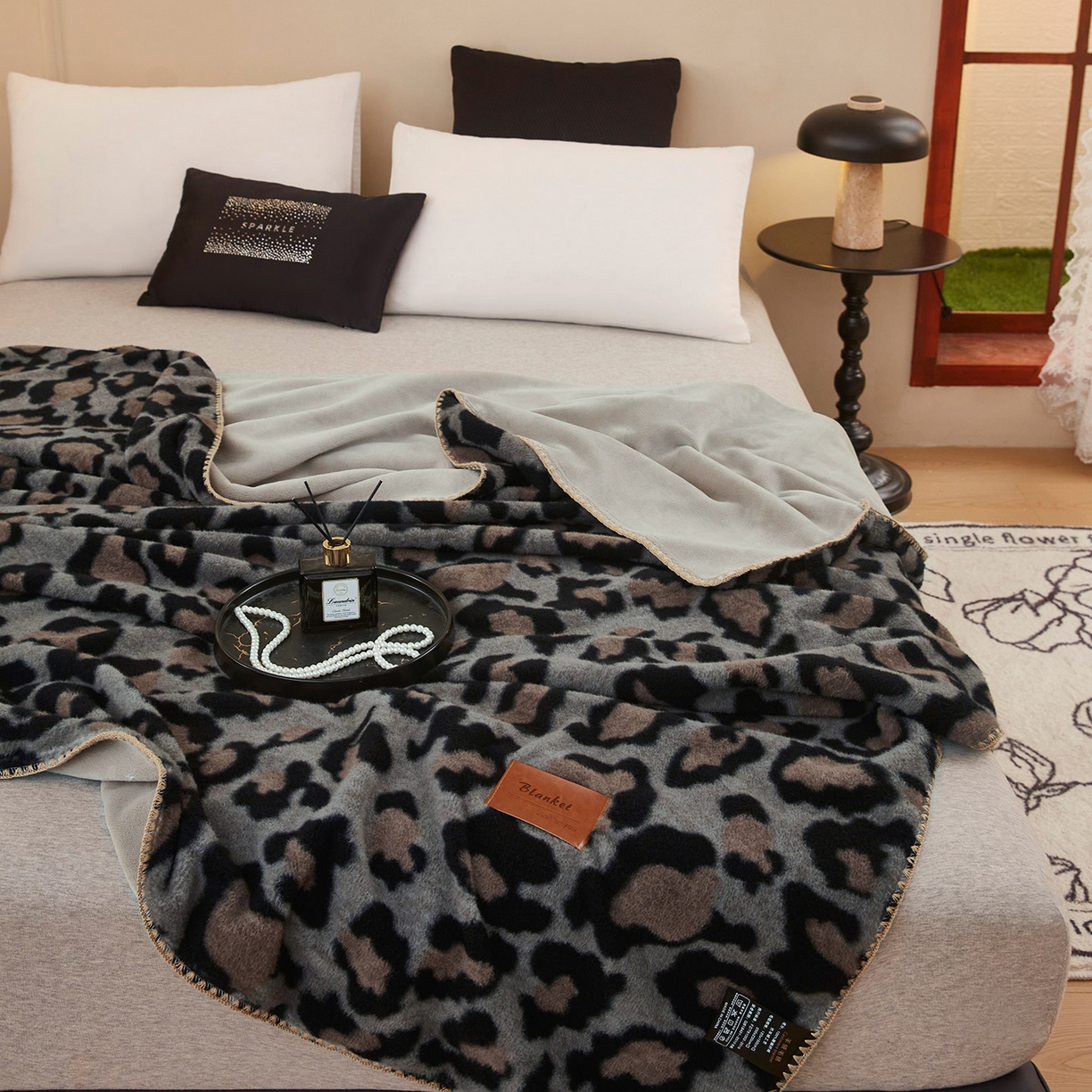 91家纺网 家纺一手货源 找家纺 悦织湾家纺 2025新款双层仿羊绒毛毯羊驼绒盖毯绵仿羊绒毯子轻奢印花被子毯子加厚保暖冬季跨境专供 仿羊绒-宝莉豹点