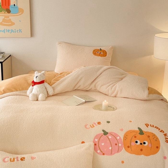 91家纺网 家纺一手货源 找家纺 川悦生活 2025新款泰迪绒毛巾绣卡通四件套 怪味南瓜