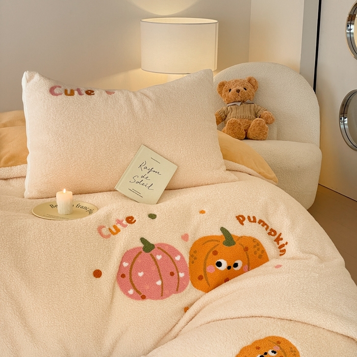 91家纺网 家纺一手货源 找家纺 川悦生活 2025新款泰迪绒毛巾绣卡通四件套 怪味南瓜