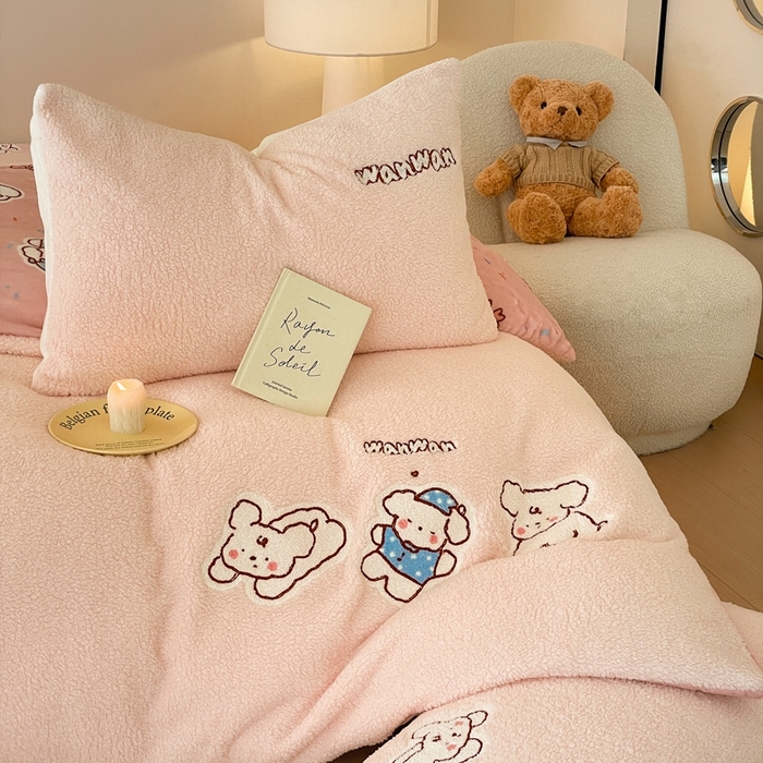 91家纺网 家纺一手货源 找家纺 川悦生活 2025新款泰迪绒毛巾绣卡通四件套 好梦小狗