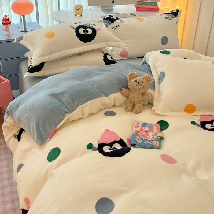 91家纺网 家纺一手货源 找家纺 眠博士 2025新款烂花牛奶绒印花牛奶绒加厚保暖简单款四件套 简单款-莓烦恼