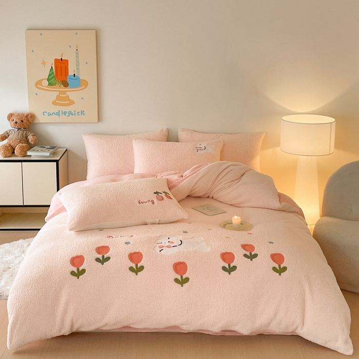 91家纺网 家纺一手货源 找家纺 川悦生活 2025新款泰迪绒毛巾绣卡通四件套 花田兔宝