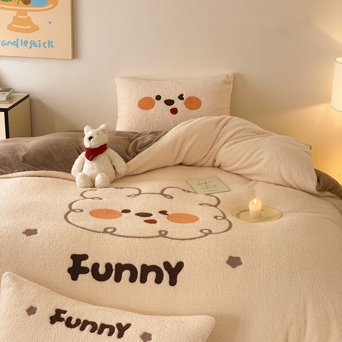 91家纺网 家纺一手货源 找家纺 川悦生活 2025新款泰迪绒毛巾绣卡通四件套 糯小熊