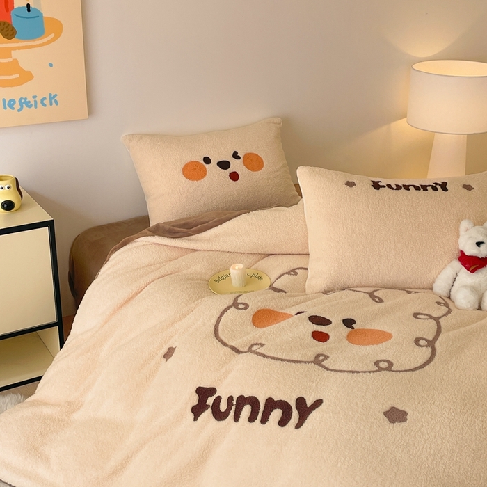 91家纺网 家纺一手货源 找家纺 川悦生活 2025新款泰迪绒毛巾绣卡通四件套 糯小熊