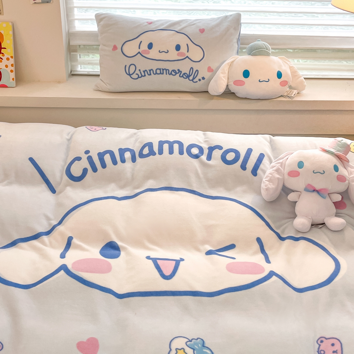 91家纺网 家纺一手货源 找家纺 暮思家居 2025新款正版授权三丽鸥大阪数码印花高克重加厚保暖牛奶绒四件套 绒大阪-开心玉桂狗