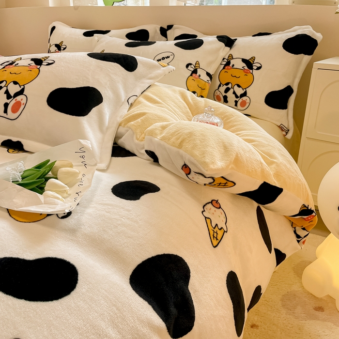 91家纺网 家纺一手货源 找家纺 眠博士 2025新款烂花牛奶绒印花牛奶绒加厚保暖简单款四件套 简单款-奶牛宝贝