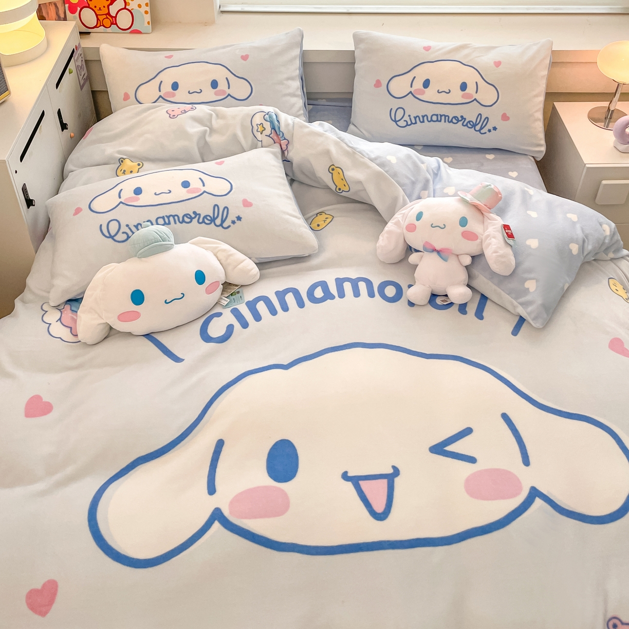 91家纺网 家纺一手货源 找家纺 暮思家居 2025新款正版授权三丽鸥大阪数码印花高克重加厚保暖牛奶绒四件套 绒大阪-开心玉桂狗