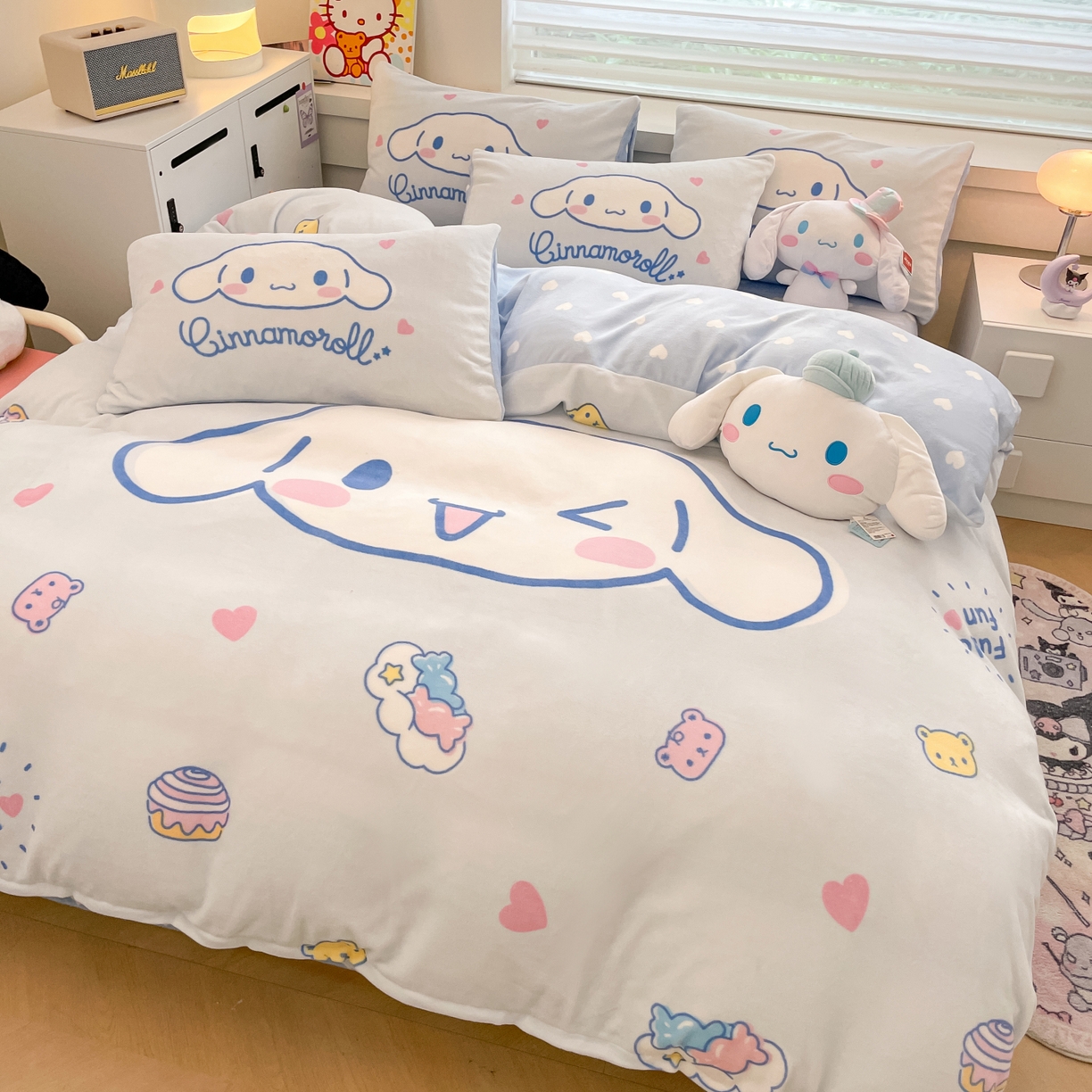 91家纺网 家纺一手货源 找家纺 暮思家居 2025新款正版授权三丽鸥大阪数码印花高克重加厚保暖牛奶绒四件套 绒大阪-开心玉桂狗