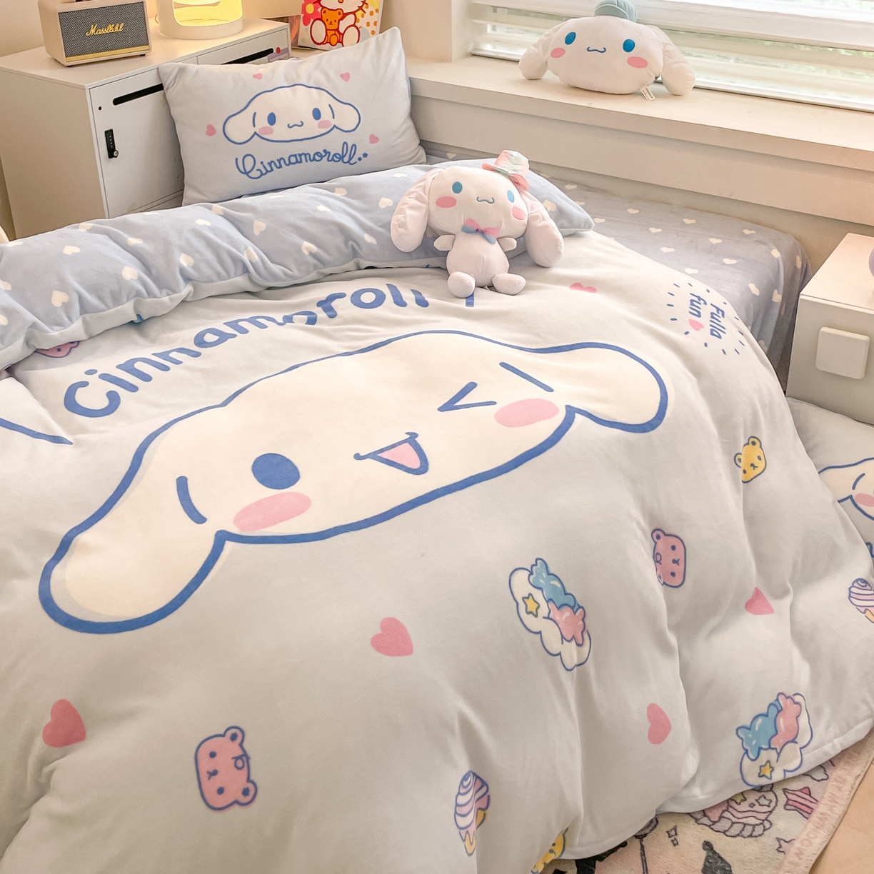 91家纺网 家纺一手货源 找家纺 暮思家居 2025新款正版授权三丽鸥大阪数码印花高克重加厚保暖牛奶绒四件套 绒大阪-开心玉桂狗